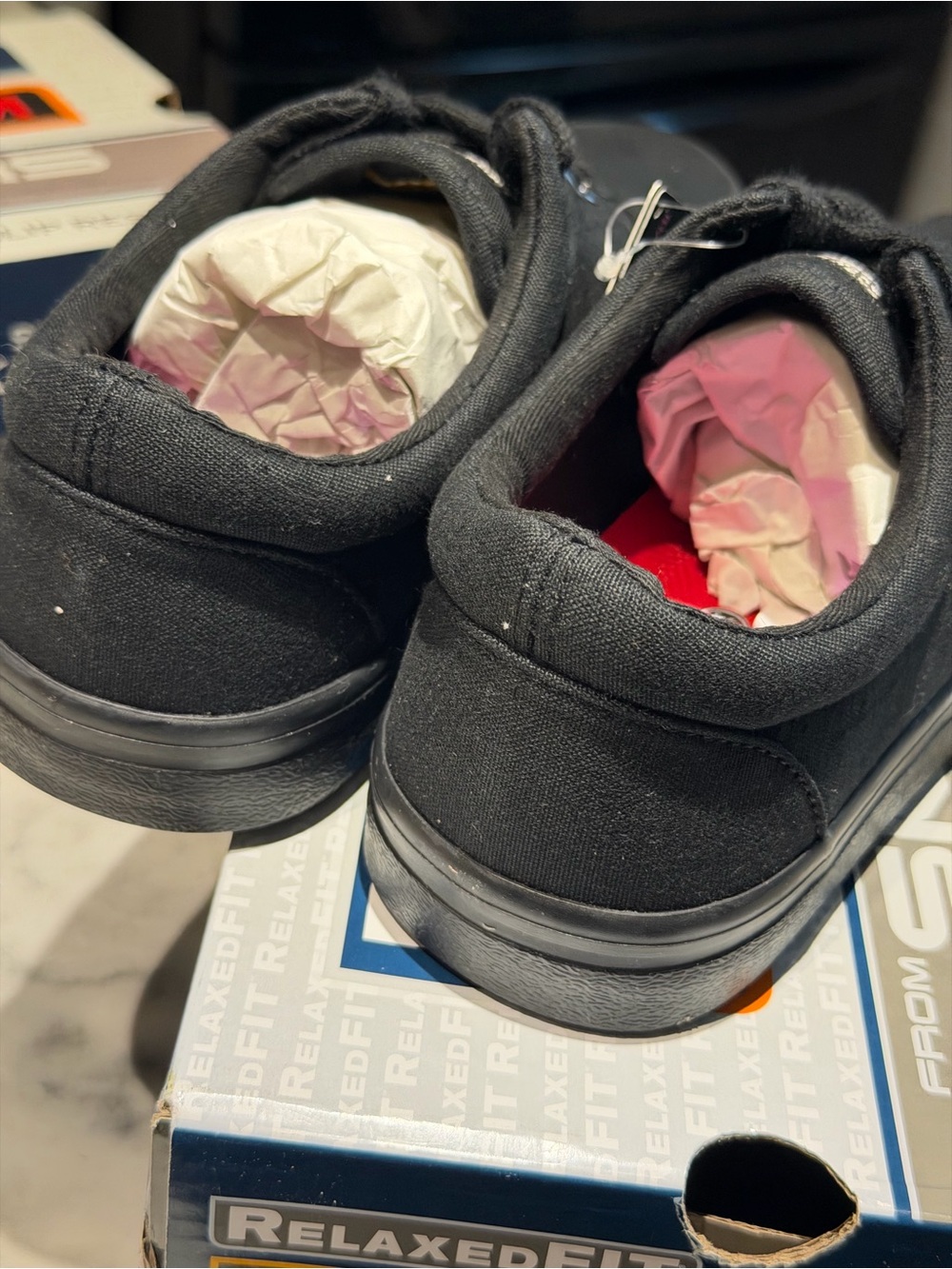 Skechers women Black Low-Top Canvas Sneakers slip resistant electrical hazard ⚠️ - Picture 2 of 8